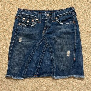 True Religion Joey distressed jean skirt- EUC Sz 26 (Small)
